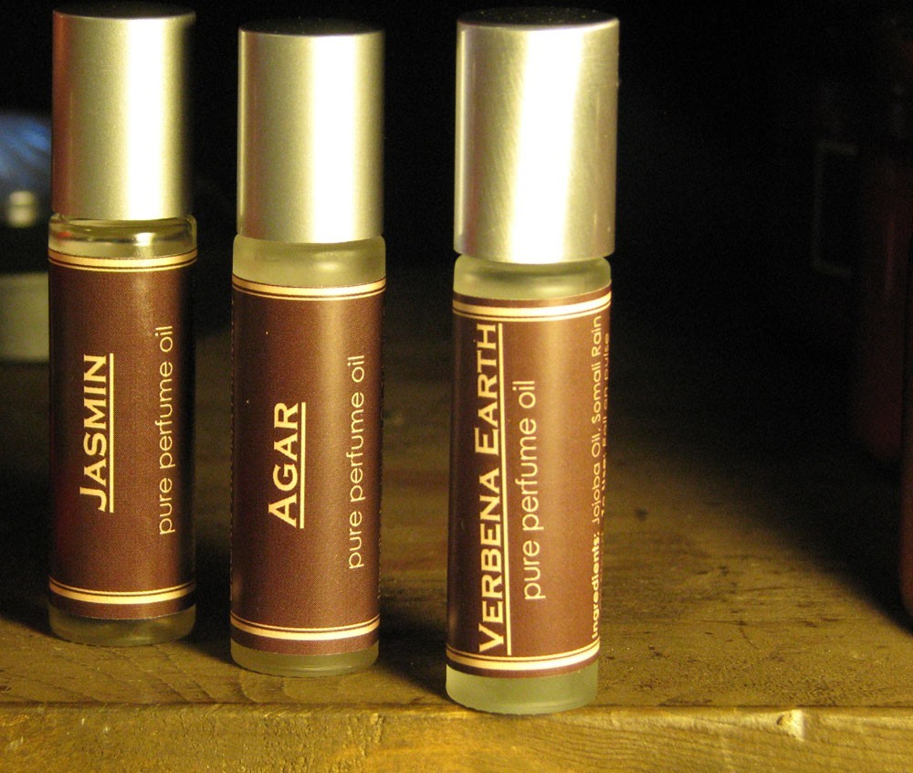 Sandalwood Vanilla Pure Perfume Oil - BadanBody