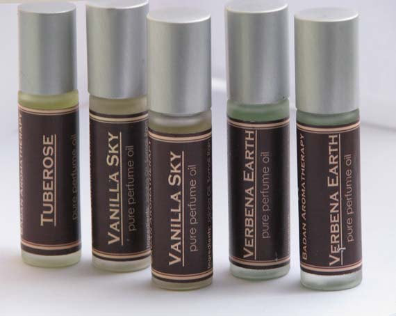 Fragrant Hawaiian Tuberose Perfume Oil, Roll-On Glass Bottle - BadanBody